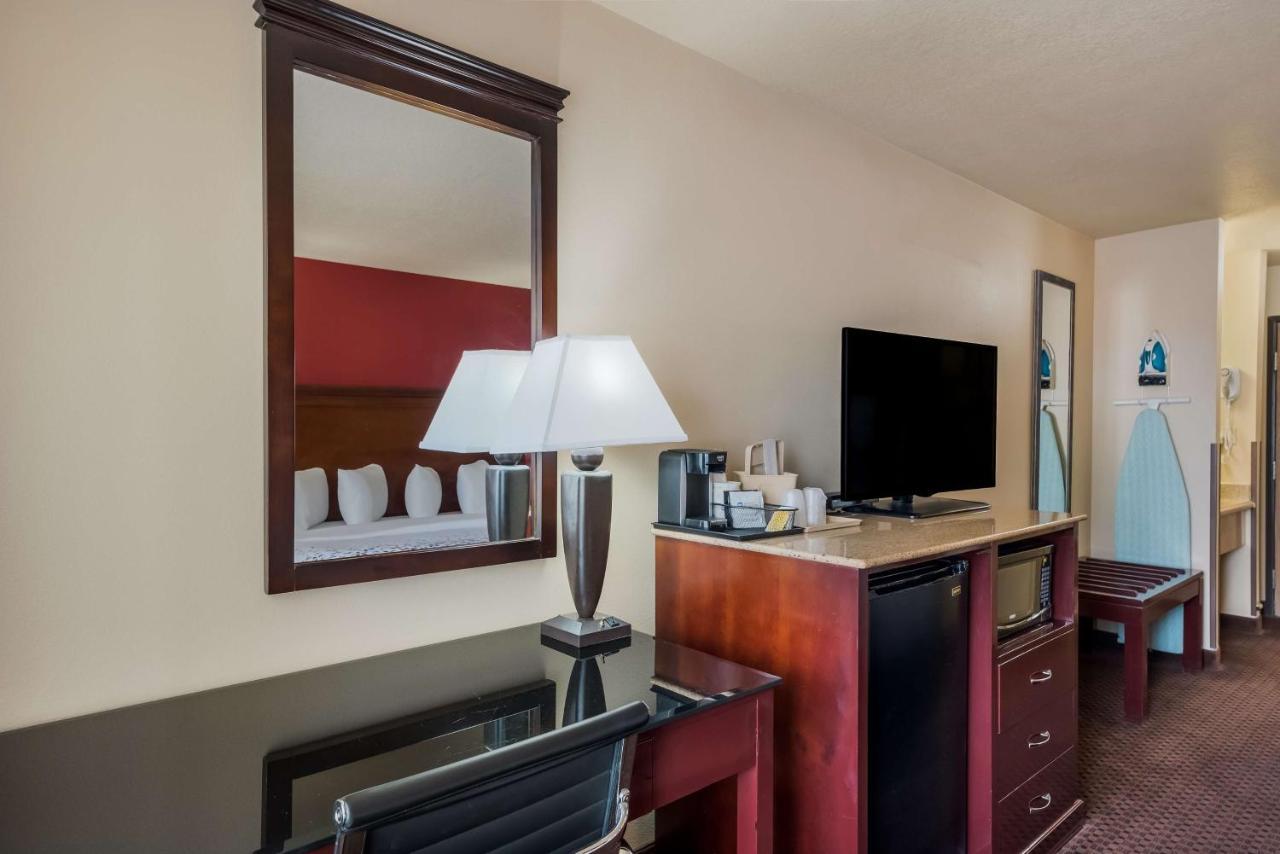 Surestay Plus Hotel By Best Western シルヴァーシティ エクステリア 写真