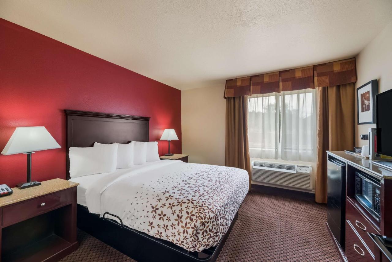 Surestay Plus Hotel By Best Western シルヴァーシティ エクステリア 写真