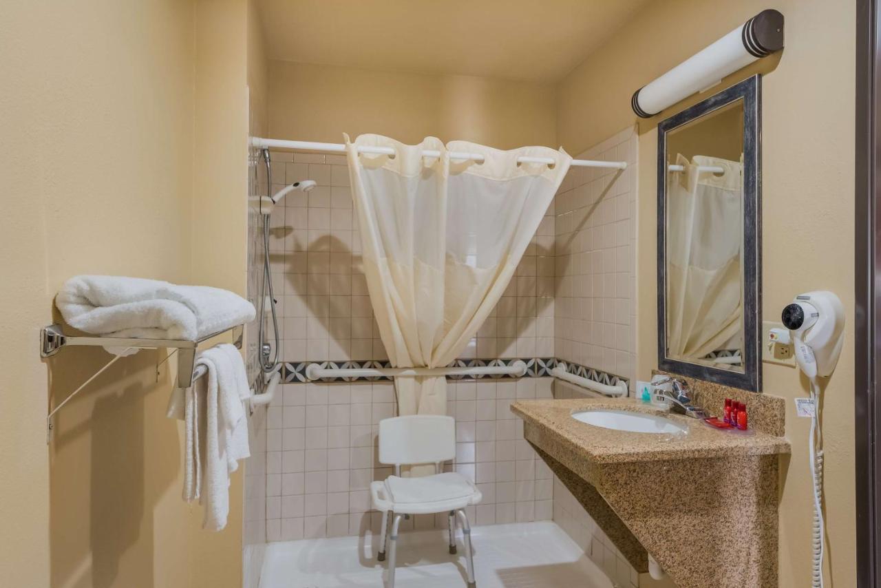 Surestay Plus Hotel By Best Western シルヴァーシティ エクステリア 写真